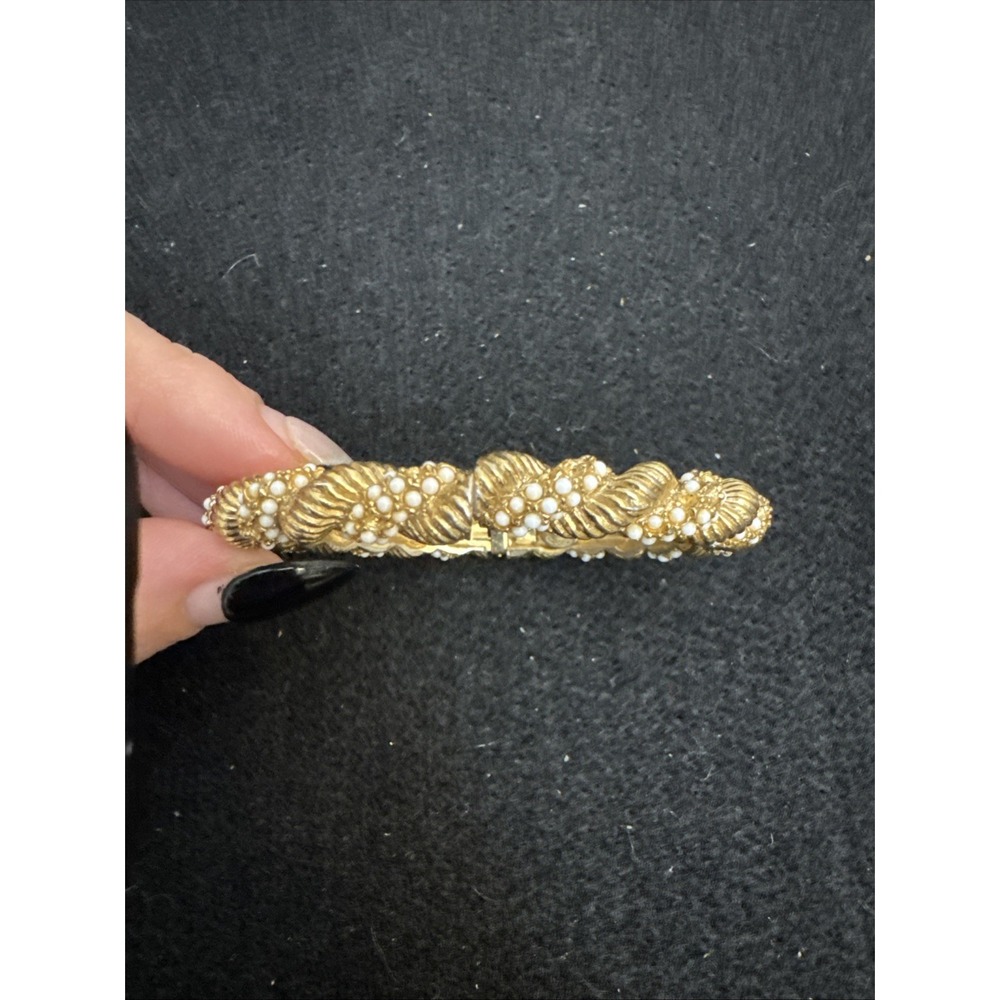 Vintage Signed Hattie Carnegie Vintage Gold Tone Bangle Bracelet Milk Glass ASIS
